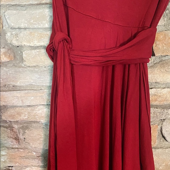Elegant Red One-Shoulder Dress with wrap around sash. Large. - Picture 6 of 8
